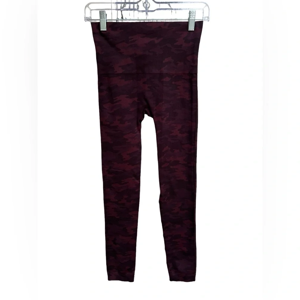 SPANX Leggings Womens Red Camo Print Nylon size‎ medium